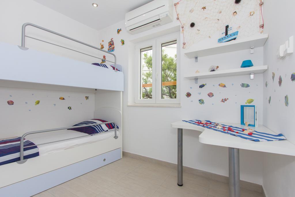 Holiday Home Primabella Примоштен Экстерьер фото